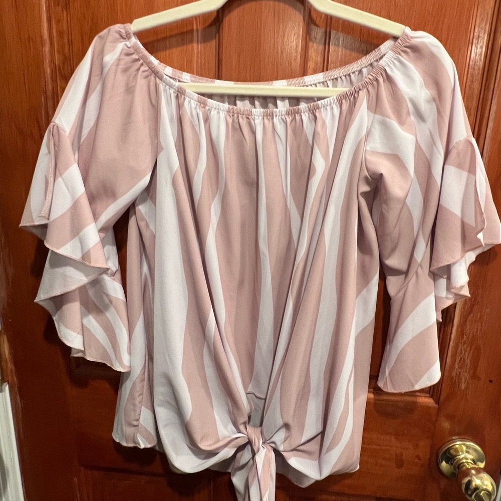 Cute shirt size large brand unknown, like new.